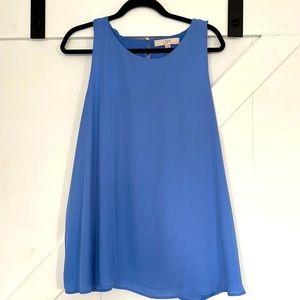 Check out the back of this Loft top 😍